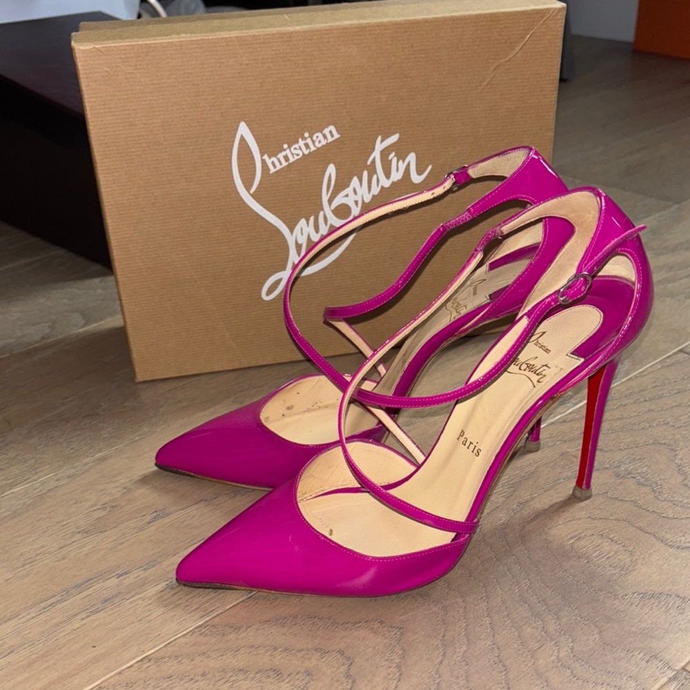 Christian Louboutin Pink patent leather Heels size 40